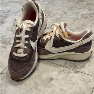 Nike Women's Sneakers in lilac and Cream